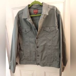 Men's Army Green jean jacket. Lightweight casual jacket. Size large.